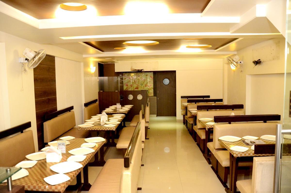 Good Stay Surat Exterior photo