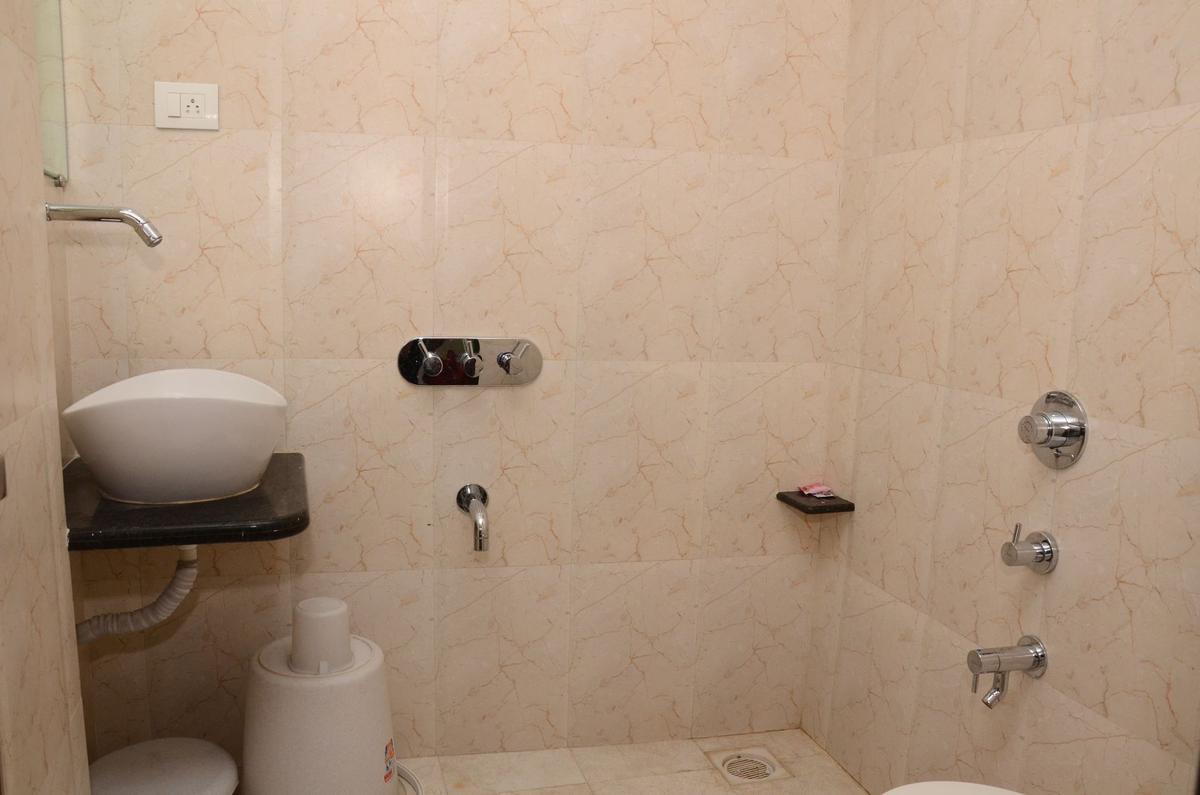 Good Stay Surat Exterior photo