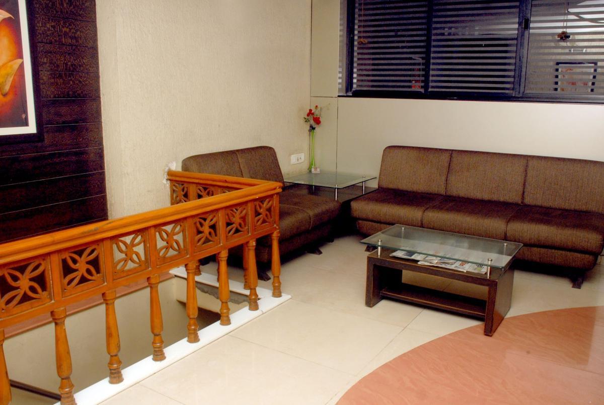 Good Stay Surat Exterior photo