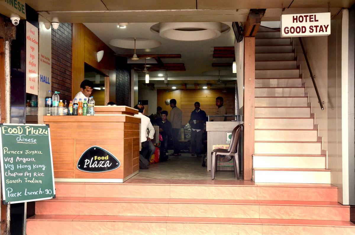 Good Stay Surat Exterior photo