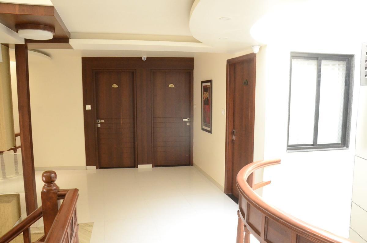 Good Stay Surat Exterior photo